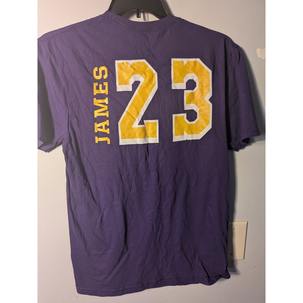Los Angeles Lakers men's shirt LeBron James Fanatics purple Size M‎ New
